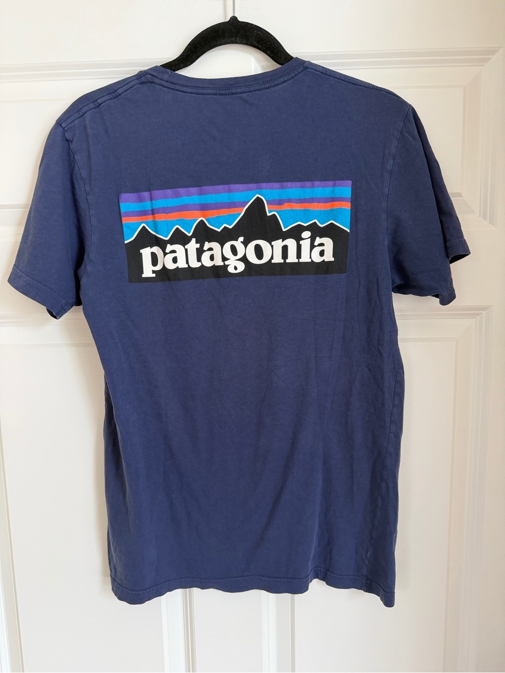 Patagonia Men’s P-6 Graphic Slim Fit Tshirt Small